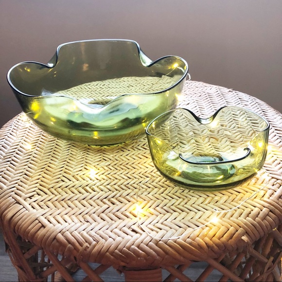 Bent Rim Green Glass Bowl Set MCM Christmas
